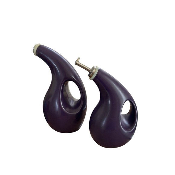 Rachael Ray 2-Piece EVOO & Vinegar Dispensing Bottle Set Purple - Picture 3 of 8